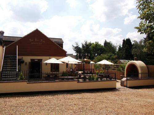 Hotel The Elm Tree Inn