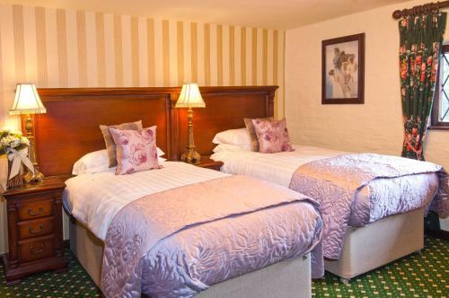 Roundabout Hotel
