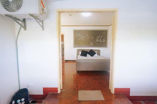 Tipolo White House