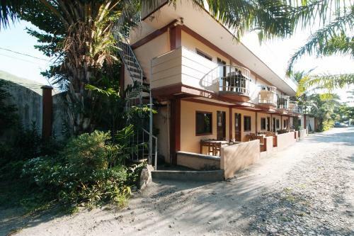 Hotel Reddoorz Hostel @megans Paradisio Beach Resort