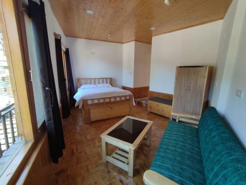 Robinhood Travel Hostel