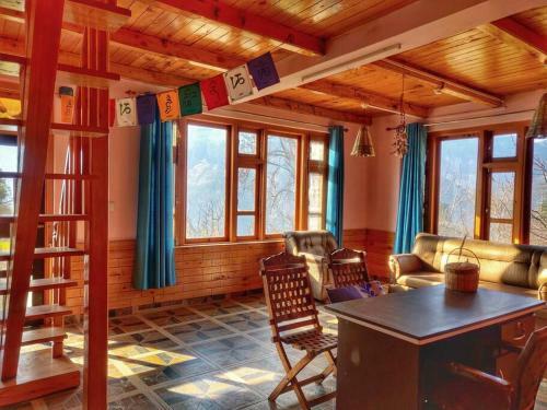 Rustling Pines Cottage Manali