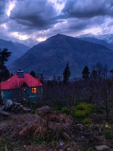 Rustling Pines Cottage Manali