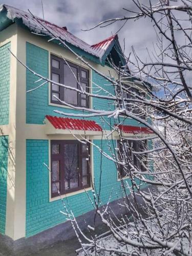 Rustling Pines Cottage Manali