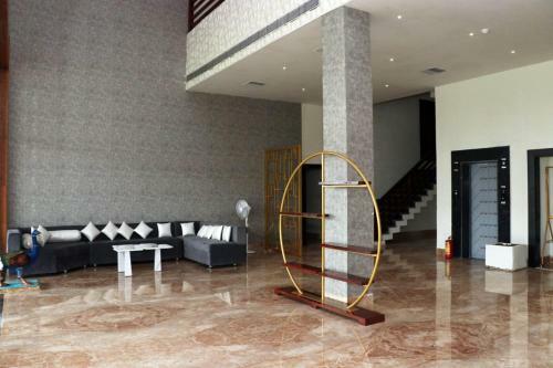 Hotel Savitri Signature