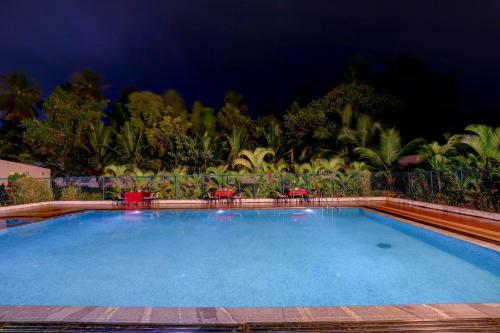 Hotel Ezzenza Royal Garden Brindavan Resort