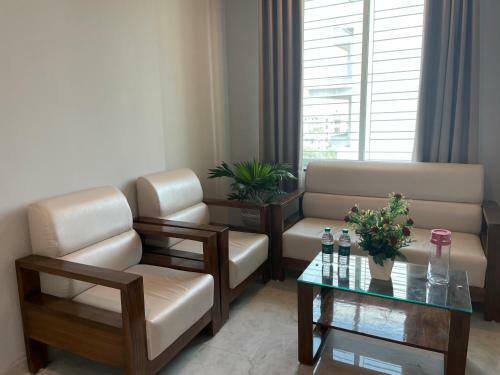 Hotel Manomay Homes