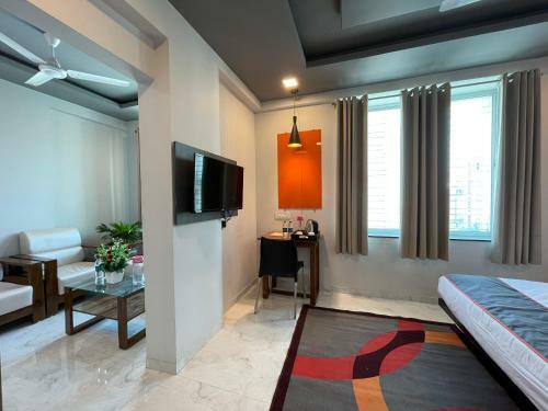 Hotel Manomay Homes
