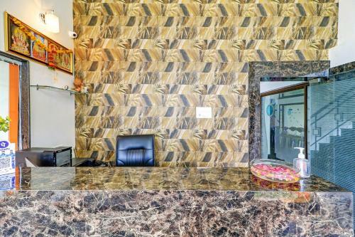 Oyo Collection O Hotel Parinda Lounge And Restaurant