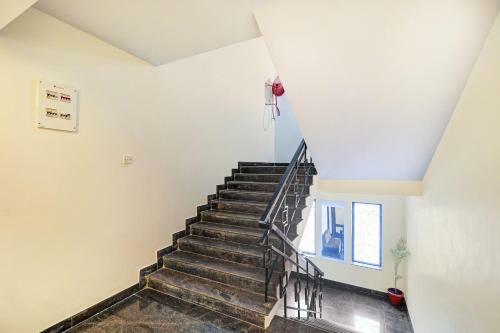 Oyo Collection O Hotel Parinda Lounge And Restaurant