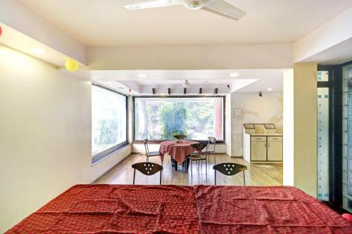 Oyo Collection O Hotel Parinda Lounge And Restaurant