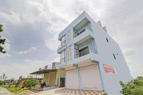 Hotel Oyo 81959 Gold Service Apartment