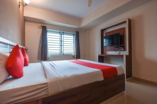 Oyo 9248 Hotel Shrinidhi