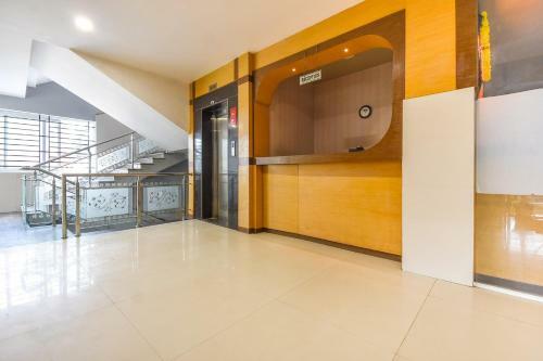 Oyo 9248 Hotel Shrinidhi