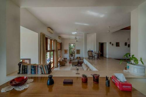 Villa Whitehouse By Hireavilla, Candolim