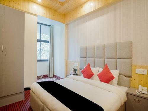 Capital O 13324 Hotel Kosmos Anamika