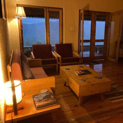 Lodge Aarish- Your Mountain Home !
