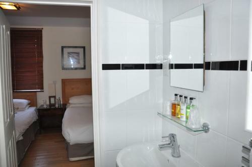 Hostal Savoro Restaurant With Rooms