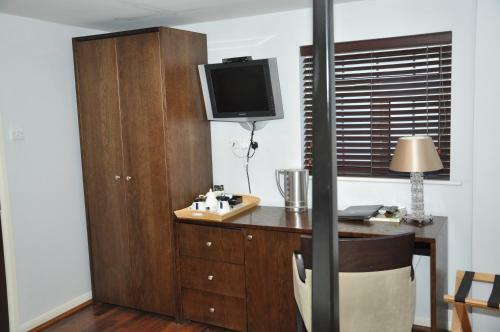 Hostal Savoro Restaurant With Rooms