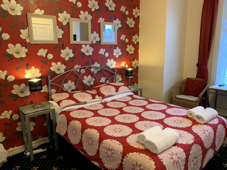 Hostal Lyndricks House
