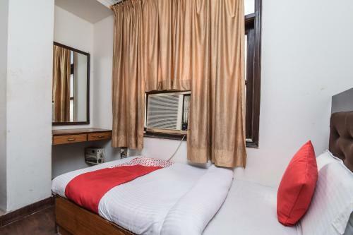 Hotel Oyo 22354 Pg Hospitality Inn