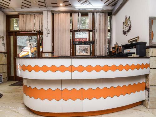 Hotel Oyo 22354 Pg Hospitality Inn