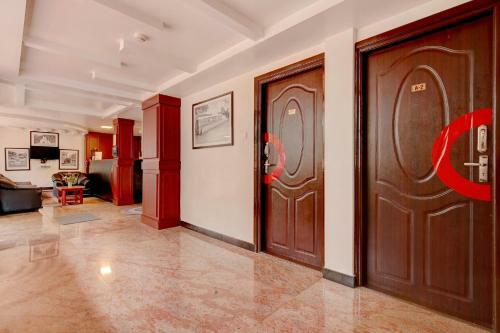 Hotel Collection O 42944 Garg Trade Centre Sector 11