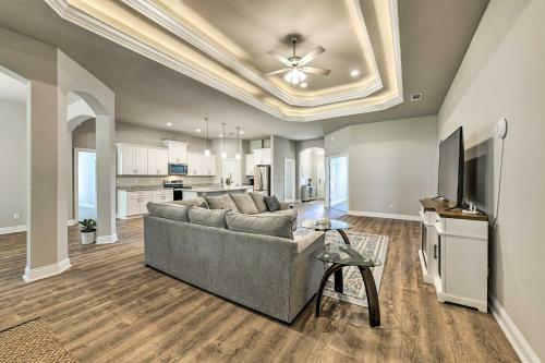 Upscale Navarre Retreat With Fully Fenced Yard!