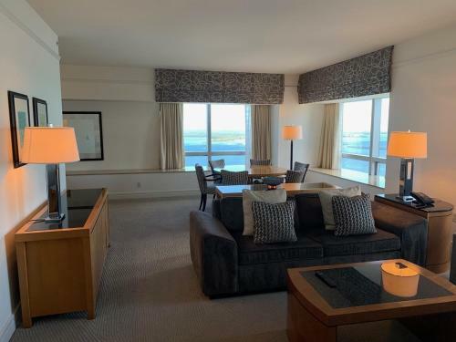 Four Season Hotel Luxurious 2 Bedrooms Apt Fs3206