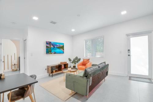 Brand New! 4 Bedroom 2.5 Bath Home Next To Design District