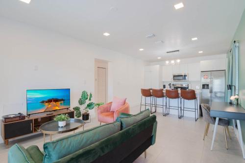 Brand New! 4 Bedroom 2.5 Bath Home Next To Design District