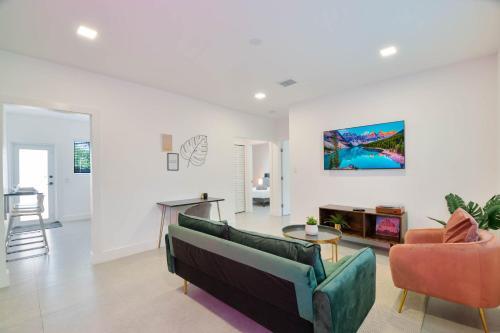 Brand New! 4 Bedroom 2.5 Bath Home Next To Design District