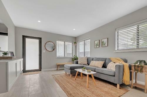 Chic 2 Bed 1 Bath Gated Home W/parking Next To The Design District