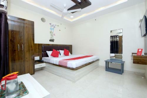 Oyo 27933 Hotel Green Valley