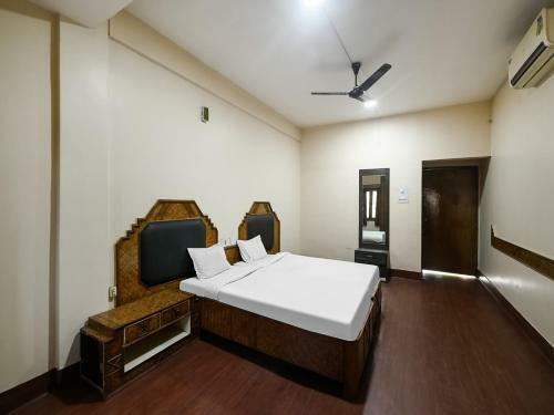 Hotel Capital O 84581 The Prestige Tridev