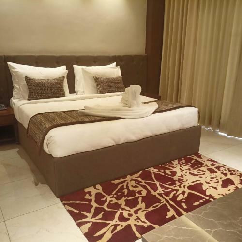 Hotel Pahadi