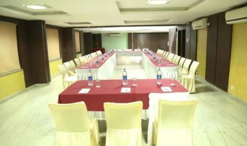 Fabhotel Raj Residency II