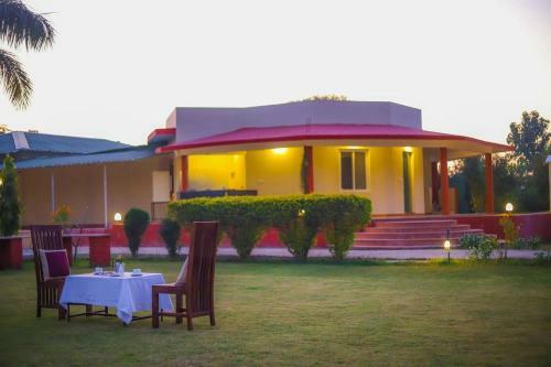 Hotel Ranthambore Tiger Inn Comfort Resort