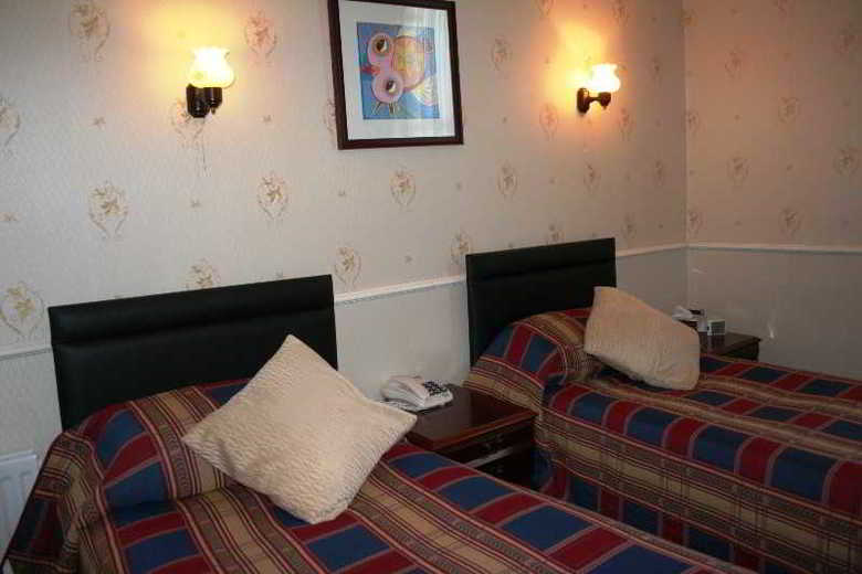 Hostal The York House Hotel
