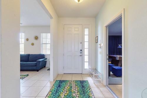 Beautiful 6 Bedroom Home With Games & More! Home