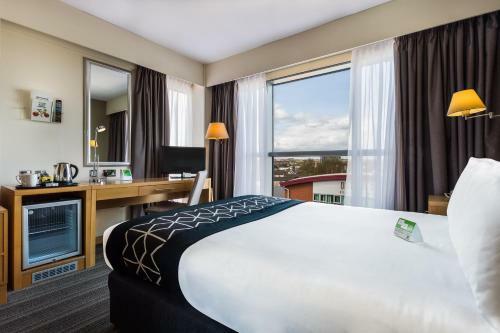 Hotel Ramada Orbital Plaza