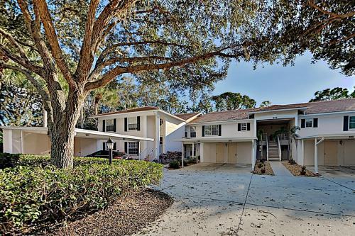 Plantation Country Club Condo Unit 101