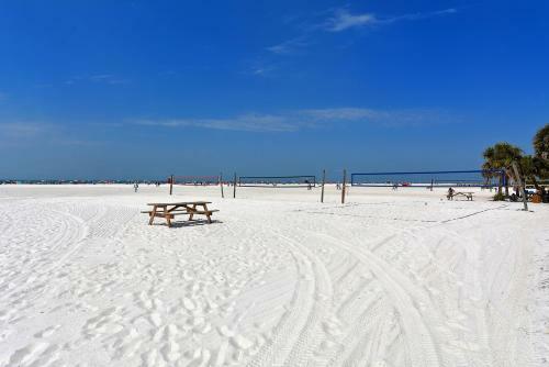 Canal 315 - Right In Siesta Key Village!