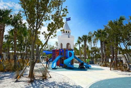 Canal 315 - Right In Siesta Key Village!