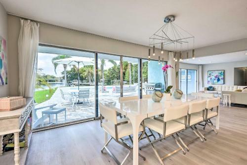 Waterfront Sarasota Estate Dock And Boat Lift!
