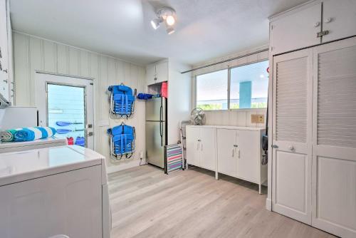 Waterfront Sarasota Estate Dock And Boat Lift!