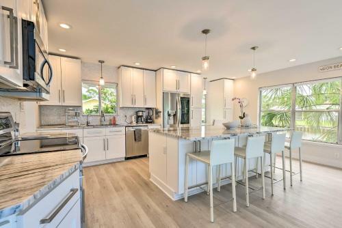 Waterfront Sarasota Estate Dock And Boat Lift!