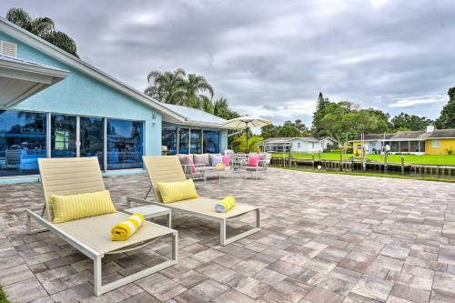 Waterfront Sarasota Estate Dock And Boat Lift!