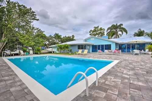 Waterfront Sarasota Estate Dock And Boat Lift!