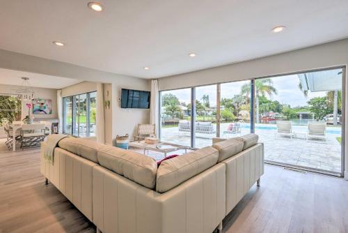 Waterfront Sarasota Estate Dock And Boat Lift!